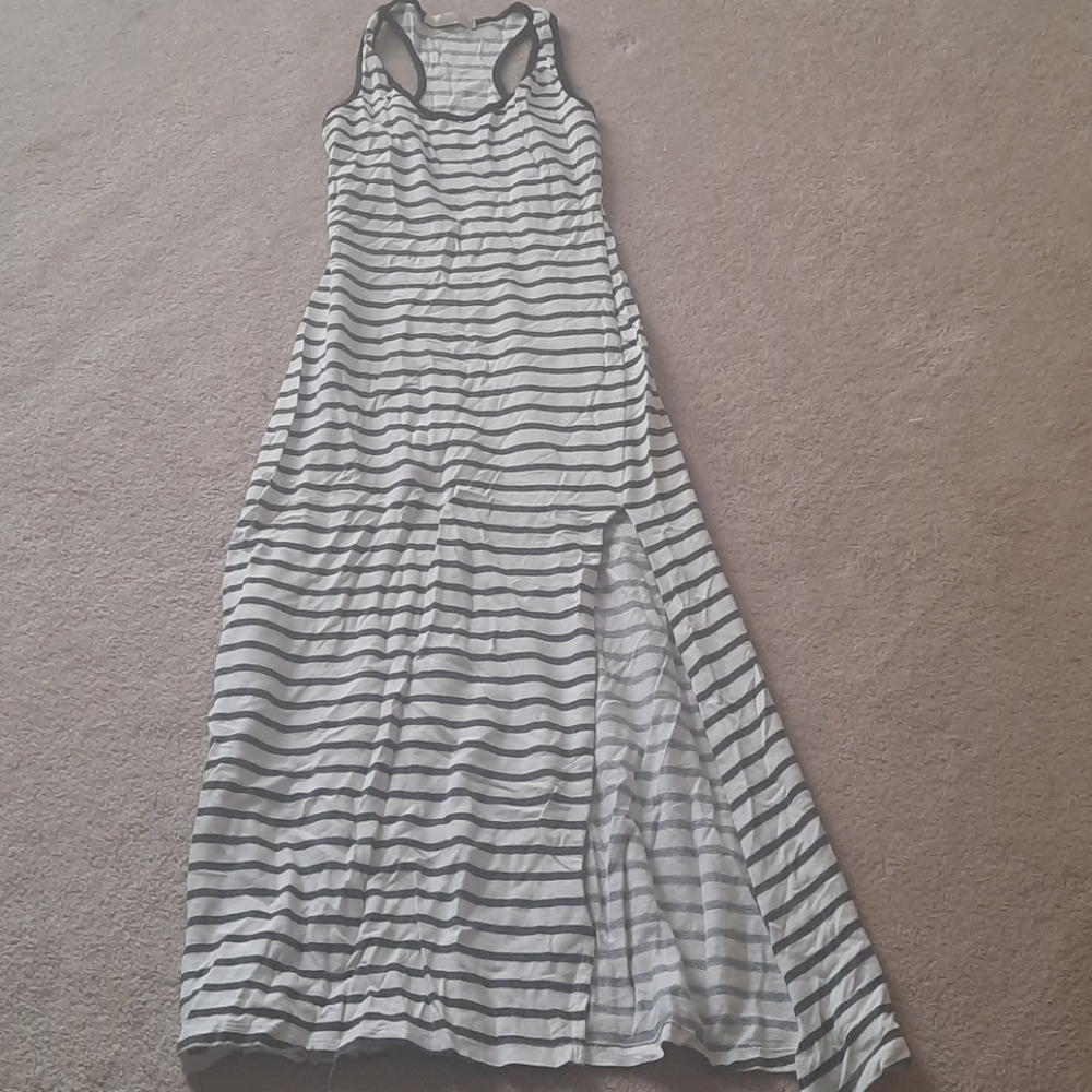 Dress‎